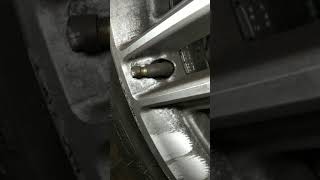 Mercedes tyre valve replacement