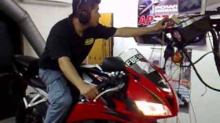 HONDA CBR600'09 yr Dyno Break-in in Singapore.www.teamhklracing.com