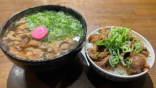 肉まみれのうどんと牛丼