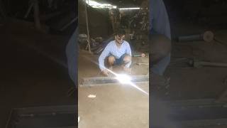 How to use welding machine 🥽📸#welding #shorys #shortsfeed #feeding #youtubeshorts