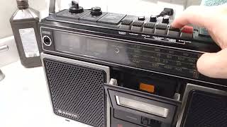 SOLD: 1975 SANYO M4515 K 4-Band Shortwave Stereo Cassette Radio