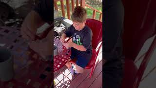 Kid get world record for fastest time to drink a Capri sun