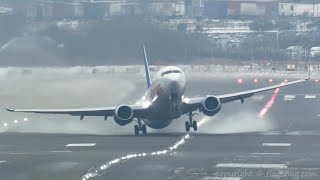 This Boeing 737 Take off on Strong Crosswinds ||