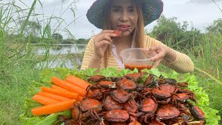 Eating Crab in forest