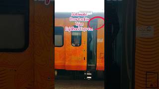 Automatic door lock in Tejas Rajdhani Express with indicator #railway #ytshorts