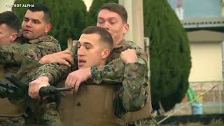 US Marines train martial arts to Japanese soldiers - Marine Corps Martial Arts Program (MCMAP)