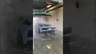 LAMBORGHINI AVENTADOR ENGINE REV IN CAR WASH #ytshort #lamborghini #aventador #avengers