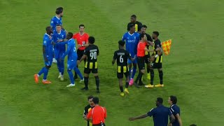 أراد #الاتحاد  إقصاء الهلال من #البطولة  فـ رد #الهلال وحول الملعب الى حطام!🔥