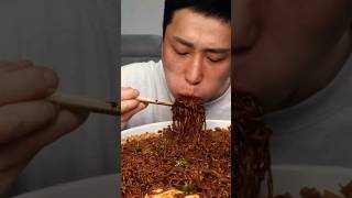 Spicy Spicy 🔥🥵🔥Black Bean Noodles with Fried Eggs #shorts :)#viral #foryou #trending #eatingsounds