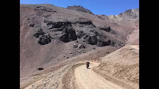 Ruta desde el Cristo Redentor de Los Andes hacia Chile, en moto. Completa sin editar.