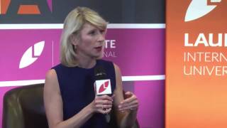 Amy Cuddy at the World Business Forum 2016