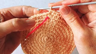 Crochet: How to Crochet a Flat Circle Coaster. How to Crochet in the Round. Free crochet pattern.