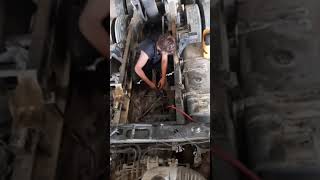 8CD11 FUSO ENGINE REPAIRS.PT1