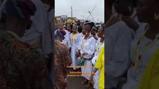 Awon Yeye Osun dancing to Osun River, Nigeria.    #osunosogbofestival #osogbofestival #Yoruba