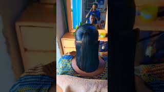 Kigali Rwanda modèle ZEZIZE SALOON toujours coiffure