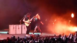 Paramore: "Ain't It Fun" (Live @ Qudos Bank Arena, Sydney, 09/02/18)