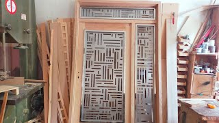 باب الخارجي من خشب الشين وحديد اينوكس The exterior door is made of chin wood and inox iron