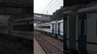 INAUGURAL run of Howrah -new jalpaiguri Vande Bharat express.... skipping Liluah