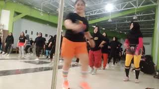 Zumba & Aeroboc , Dresscode Black...Inst. Zin Yusran Makassar.