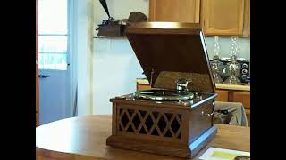 Vintage Blues Record on Silvertone Phonograph Model VI "Waitin' for the evenin' mail" Sissle & Blake