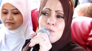 Naseem's Singing.MOV