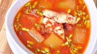 [Thai Food] Thai Sour Curry with Watermelon Rind (Gang - Som Pluek Tang - Mo)