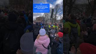 "Deichkind singt gegen Rechts: Hamburg Demo Live"