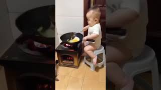 Hahh... Adik Bayi Bisa Masak 😱👶🏻❤️👩‍🍳🍳 Syila Syirah #shorts