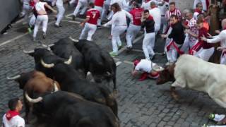 Curva de la Estafeta. 12 de julio. Victoriano del Río.