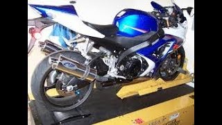 Suzuki GSX R 1000 exhaust sound and fly by