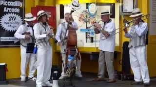 Dixie Jazz group playing at Tauranga Shopping Mall 2014