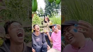 KACAU! Leher ketarik gara2 buah ini #shorts #belimbingwuluh #reviewbuah #jokes #lucu #ngakak