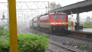 TRAIN IN HEAVY RAIN : LATE RUNNING 12138 FZR - CSMT PUNJAB MAIL SKIPPING VASIND...!!!