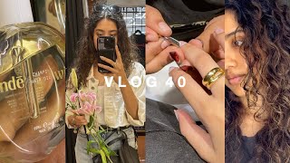 VLOG 40: CURLY HAIR ROUTINE & INTROVERTED EXTROVERT DAYS