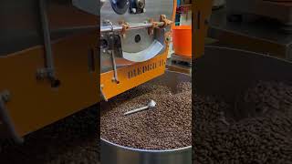 Ever wondered what freshly roasted coffee beans looked like? ☕#coffeebeansroasting