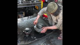 Afghan Mechanic Solves Mercedes Truck Differential Problem with Basic Tools