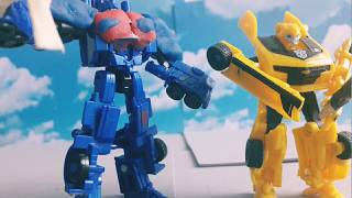 Transformers TLK: Optimus Prime vs Bumblebee stop motion