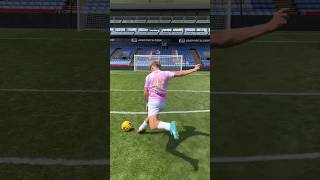 HOW TO SHOOT THE BALL #soccer #football #fussball