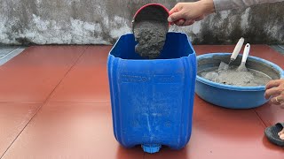 Details on how to make flower pots from cement and large plastic can molds / Very easy and beautiful