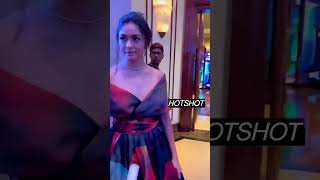 Beautiful Mrunal Thakur at award show #trending #viralvideo #mrunalthakur #bollywood