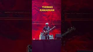 THOMAS RAMADHAN emang keren habis saat ngeband dengah AHMAD BAND