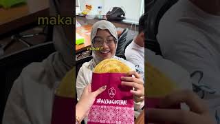 Kenapa mukanya pada takut sih? Padahal kan dikasih paratha😭 #accha #shorts