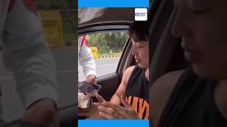 Delhi Traffic Cop Suspended For Issuing A Fine Of Rs 5,000 To Korean Man Without Receipt #shorts