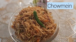 Chow Mein noodles in pot// Noodles with vegetables