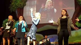 Dolly Parton performs 9 to 5 with herself and the Kinfolks at Dollywood at the My People show