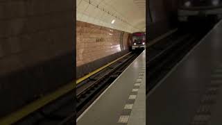 Metro w Pradze.Subway in Prague.    Wciśni czerwony 🎈🩸🔴🔴🩸przycisk SUBSKRYBUJ®🚩‼