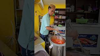 street food in Vietnam#how this noodle soup is made#yummy Vietnamese noodle soup#shorts