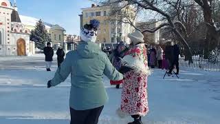 Народные гуляния на площади Чернышевского