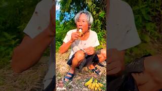 Kind grandpa eats banana 🍌 cow eats banana 🐮 🍌 beautiful #shorts​