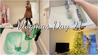 Christmas Clean With me! Clean and tidy my house ready for christmas day! - Vlogmas Day 21